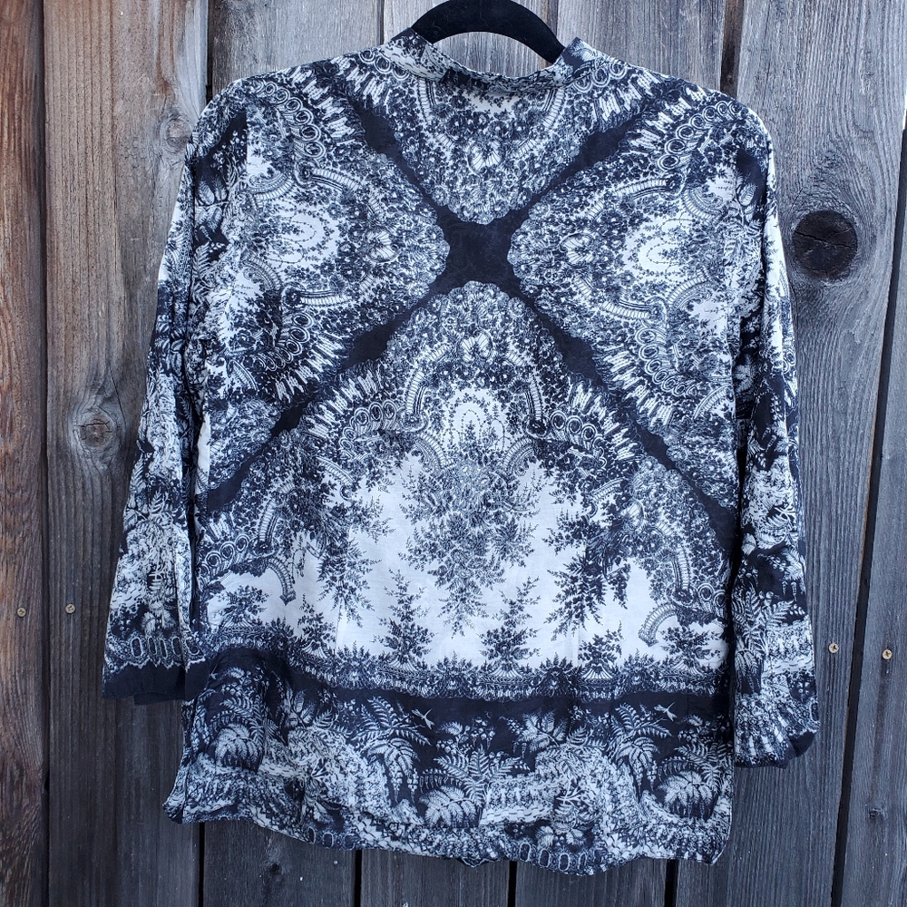 Citron Black White Patterned Button Front Top - image 5